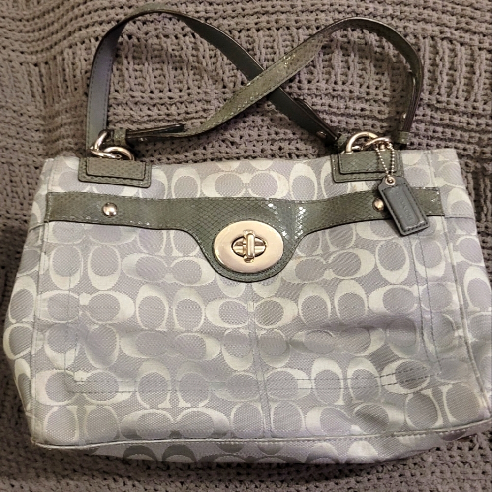 EUC- Grey Coach Large tote purse. Like New condition.